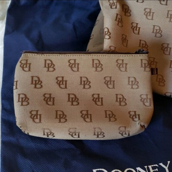Dooney & Bourke Vintage Anniversary Signature Medium Tote & Pouch - Picture 7 of 12